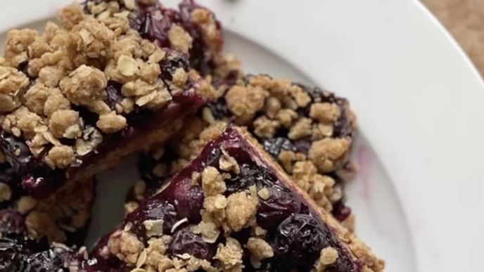 Berry oatmeal bars recipe