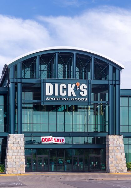 Image of a DICK's Sporting Goods storefront. 